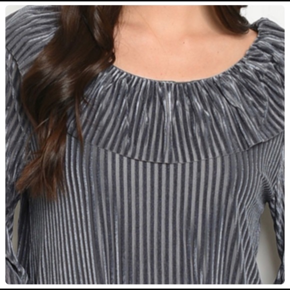 ✨ Gray Channel Velvet Ruffle Top | Size S - Picture 2 of 9